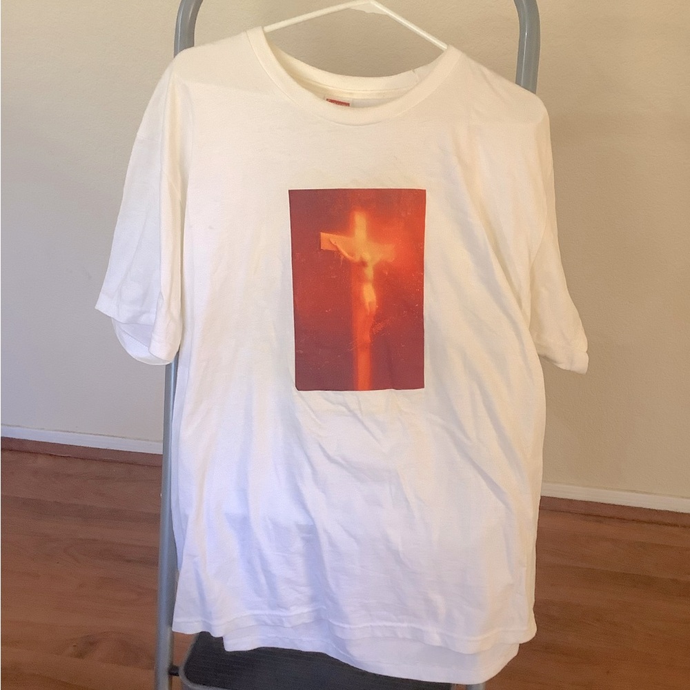 Supreme men’s XL shirt